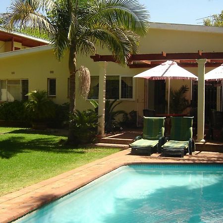 Cedar Lodge Guest House Робертсон Экстерьер фото