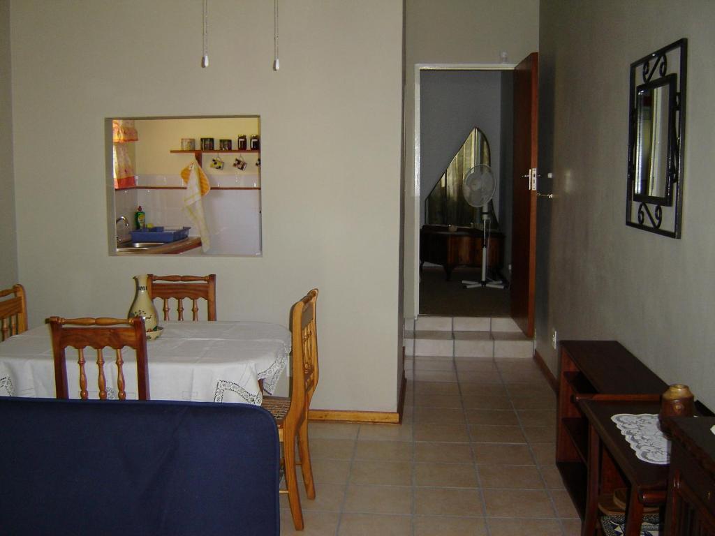 Cedar Lodge Guest House Робертсон Номер фото