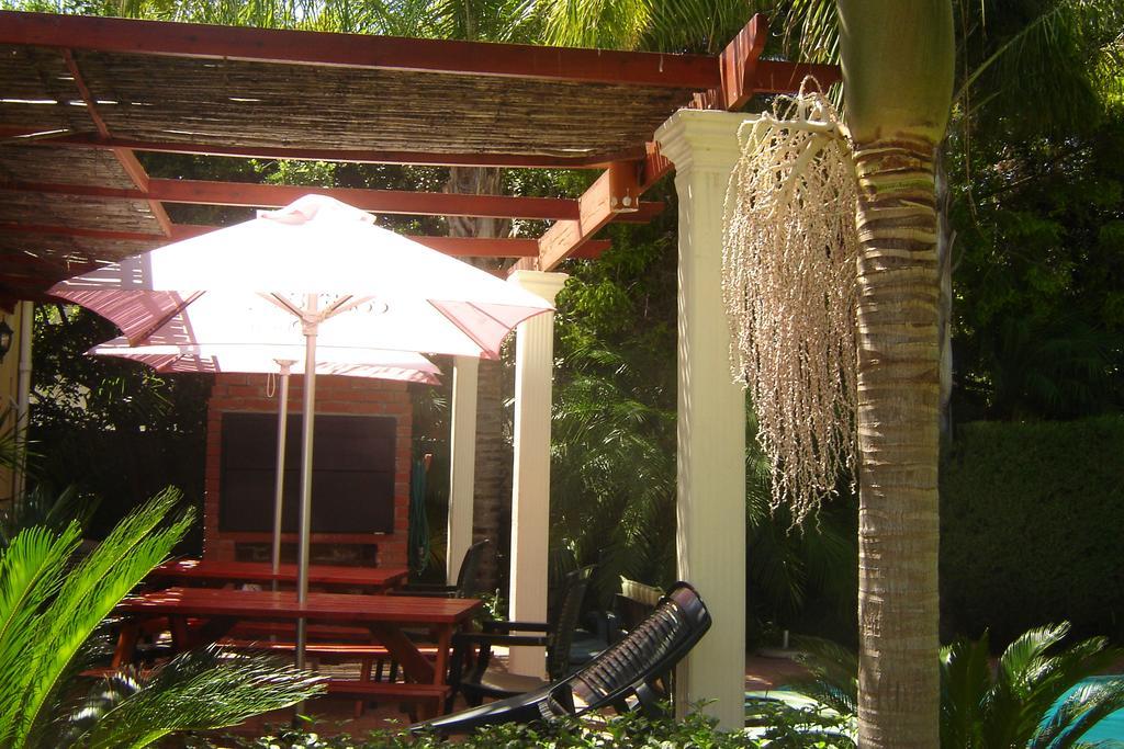 Cedar Lodge Guest House Робертсон Экстерьер фото